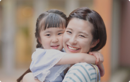 笑顔の親子